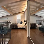 The Hangar Loft - Leonoardo, Center & Parking