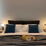 The Hangar Loft - Leonoardo, Center & Parking アパート *