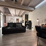 The Hangar Loft - Leonoardo, Center & Parking