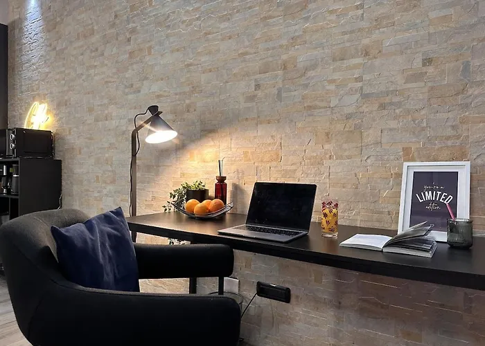 The Hangar Loft - Leonoardo, Center & Parking ססטו קלנדה