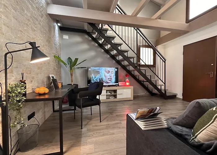 The Hangar Loft - Leonoardo, Center & Parking דירה *
