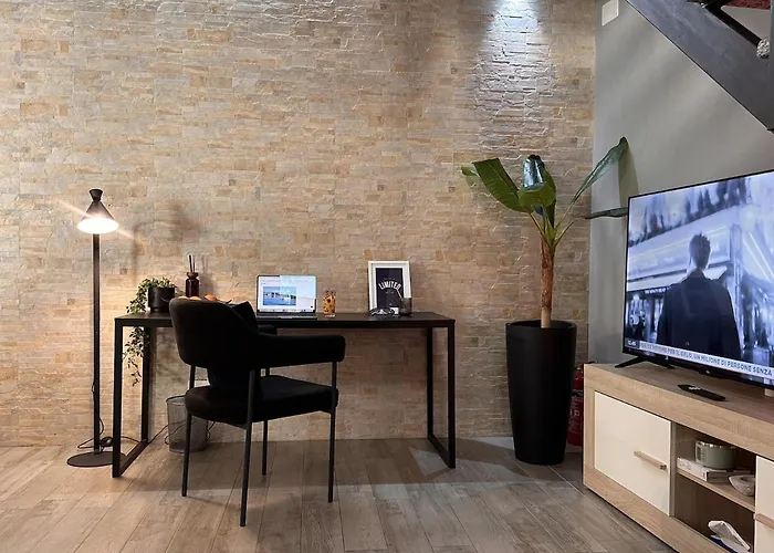 The Hangar Loft - Leonoardo, Center & Parking * ססטו קלנדה